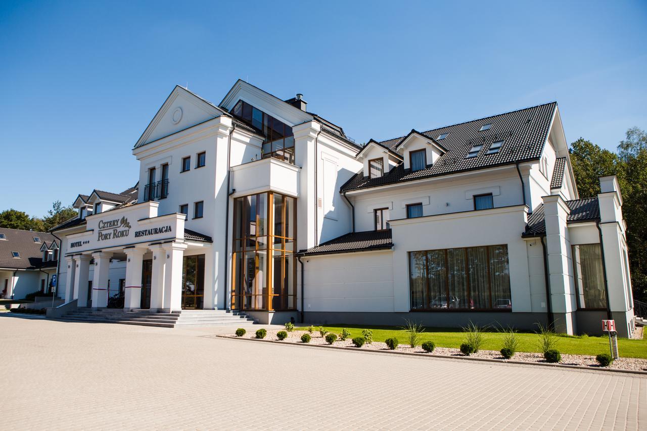 Cztery Pory Roku Hotell